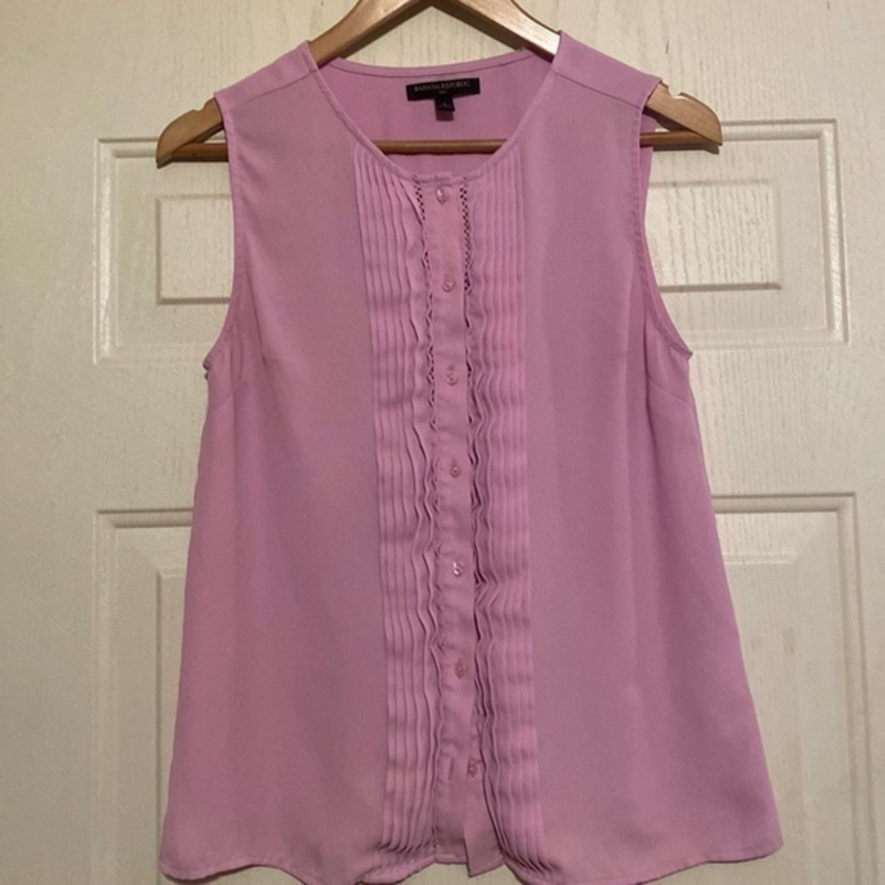 Banana Republic button down‎ ruffled top